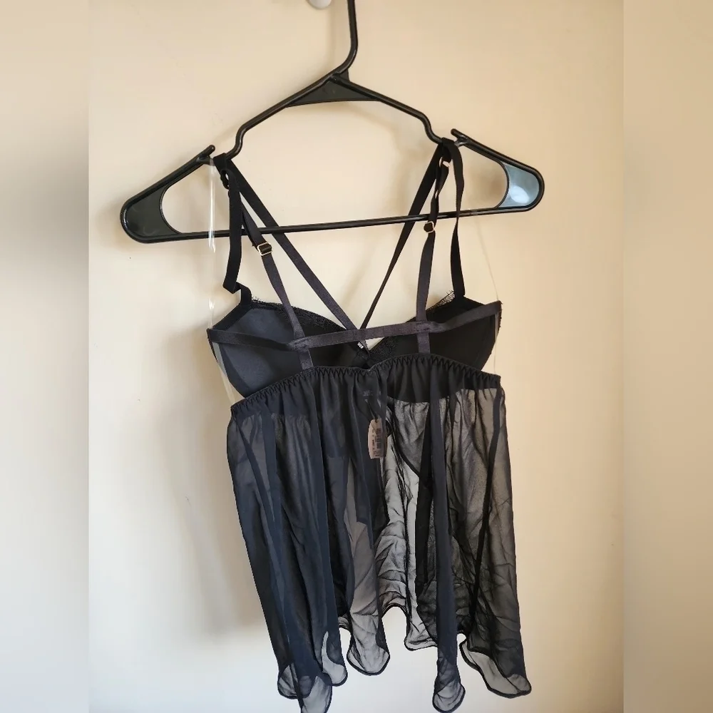 Victoria's Secret Women's Black Open Front Lingerie Size 36 C.